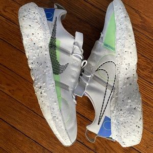 Men’s Nike sneakers